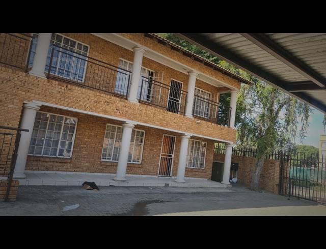 2 BEDROOM APARTMENT FOR SALE IN RUSTENBURG CENTRAL